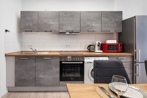 Fridge, microwave, oven, stovetop