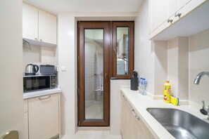 Apartamento superior, 1 habitación, cocina, vistas a la ciudad | Cocina privada