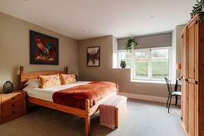 3 chambres, fer et planche à repasser, lit parapluie, Wi-Fi