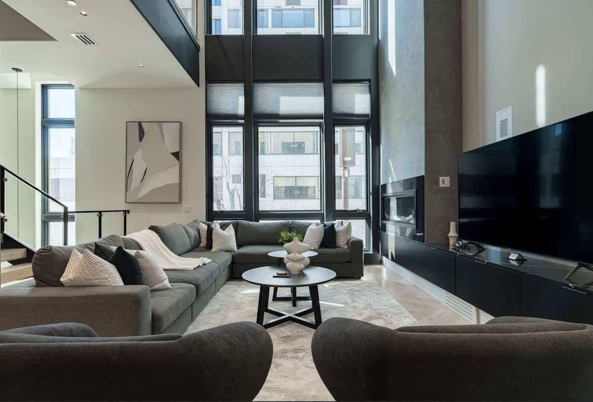 TV, fireplace, offices