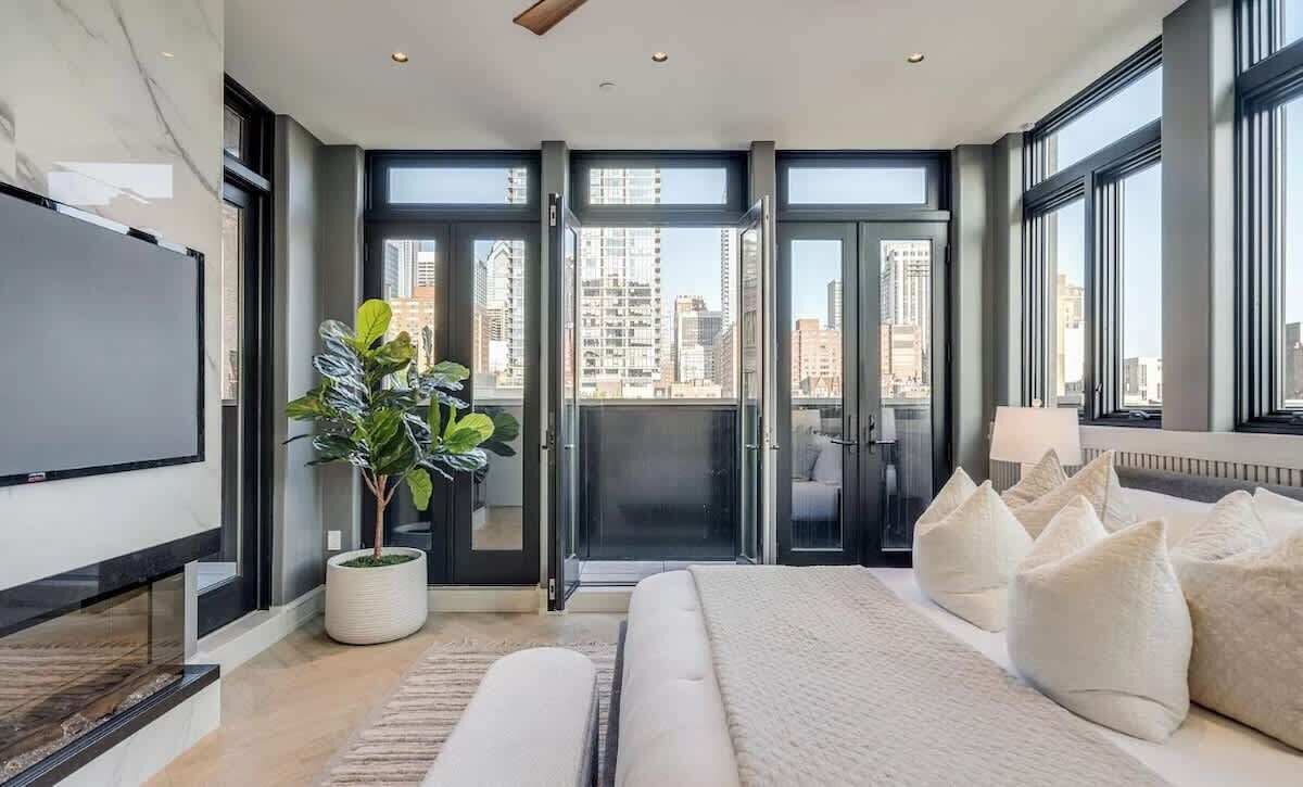 4 slaapkamers, een strijkplank/strijkijzer, reisbedje, wifi