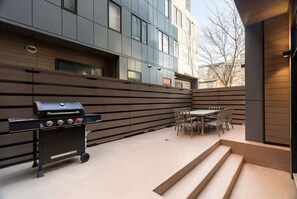 تناول �الطعام بالخارج