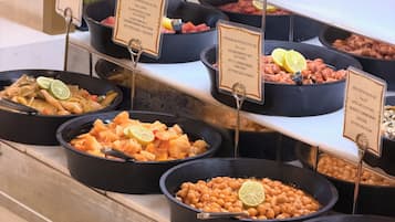 Free daily buffet breakfast