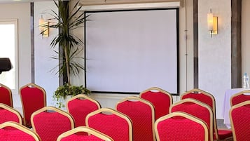 Trung tâm hành chính, văn phòng