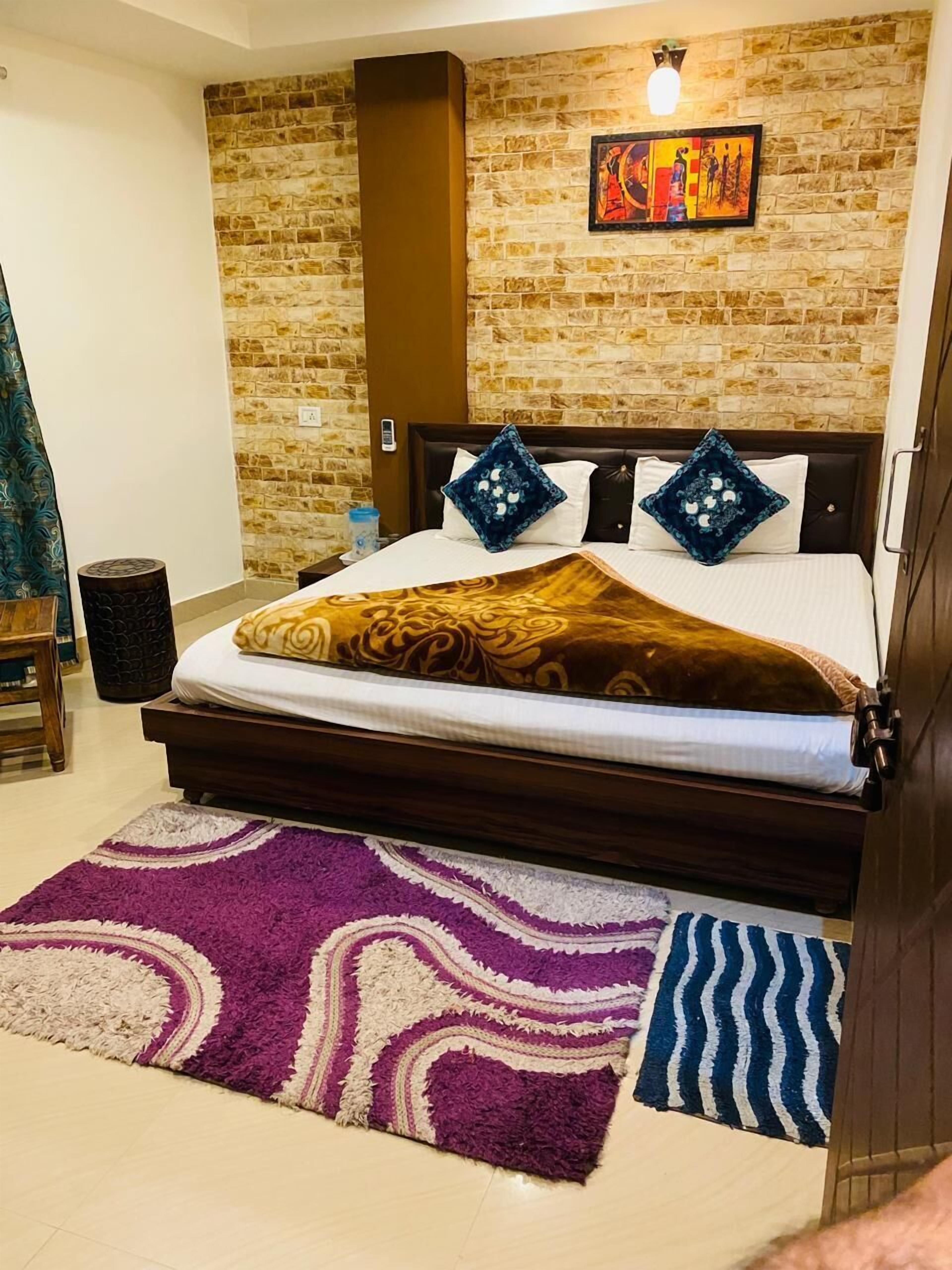 Deluxe Room | Free WiFi