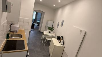 Basic Apartment | Private kitchen