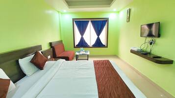 Kamar Double Deluks, AC | Seprai antialergi, meja kerja, dan Wi-Fi gratis