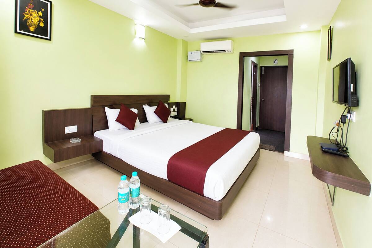 Deluxe Double Room, Air conditioning | View from room