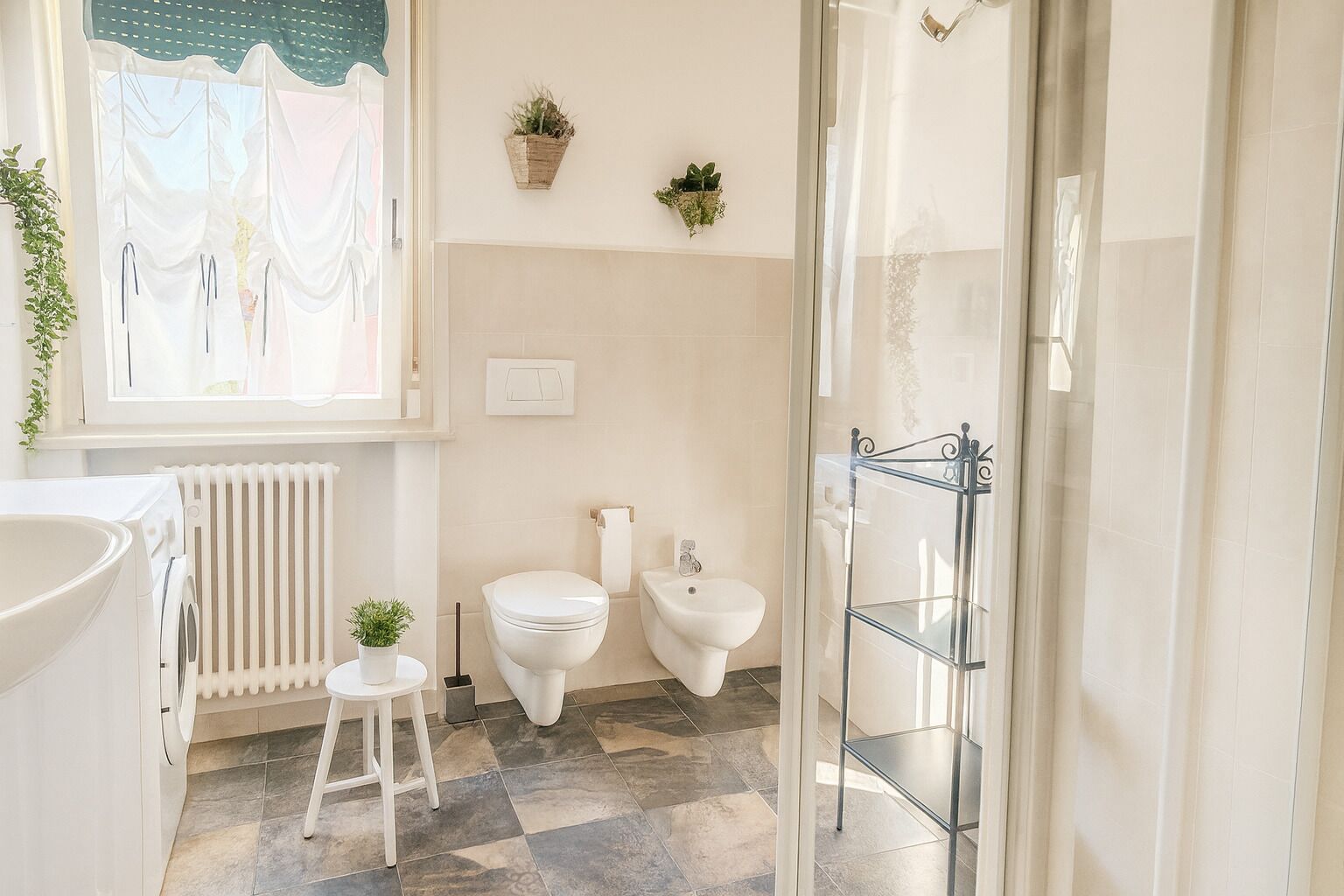 Room (Athos 2) | Bathroom | Towels, toilet paper