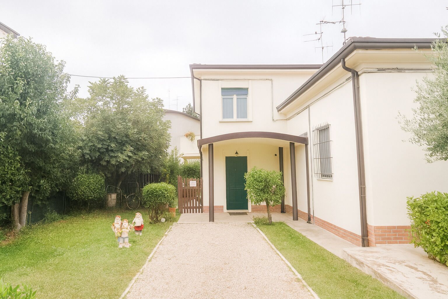 Mặt tiền nơi lưu trú