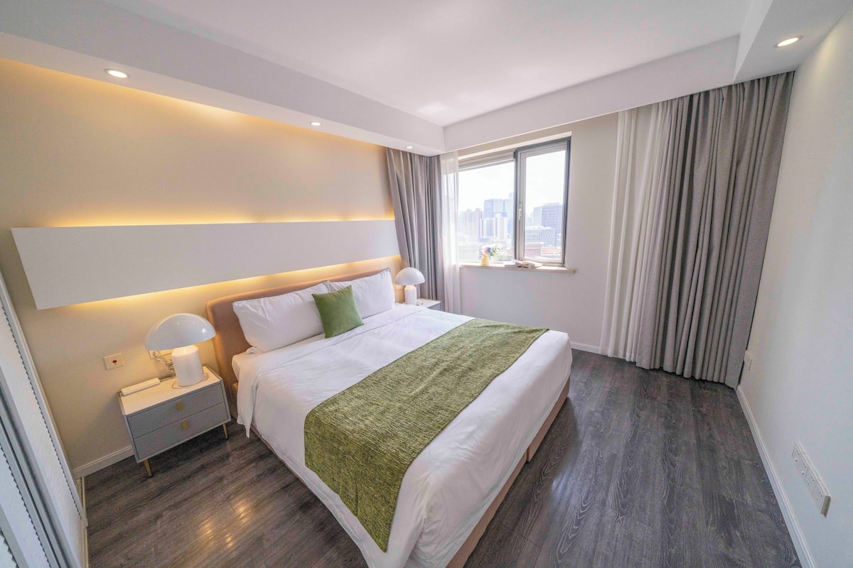 Superior Apartment, 3 Bedrooms, Kitchen, City View | Iron/ironing board, free WiFi