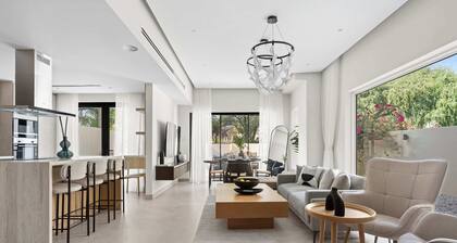 StayShort - Stylish Arabian Ranches Villa for 9 Near Golf with Private Pool!