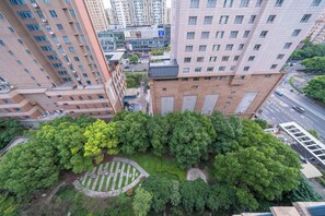 Exterior - Tyms Changning 3BR Modern Apt near Weining Rd (Shanghai)