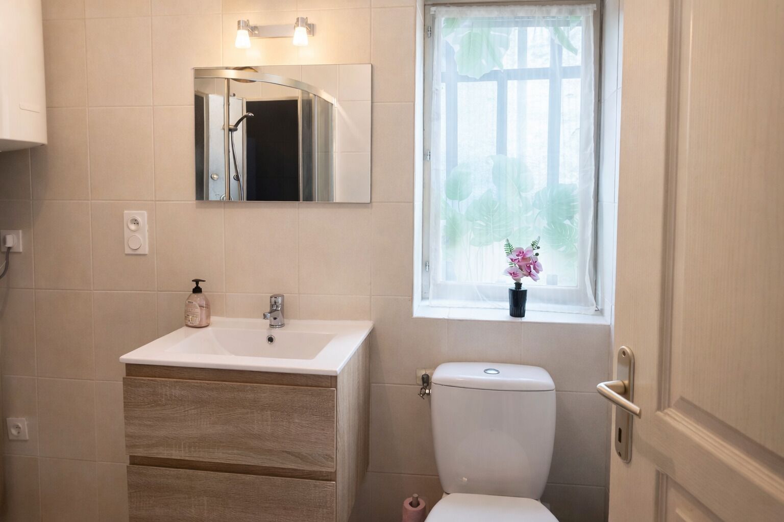 Douche, papier toilette