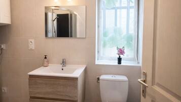 Douche, papier toilette