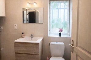 Shower, toilet paper