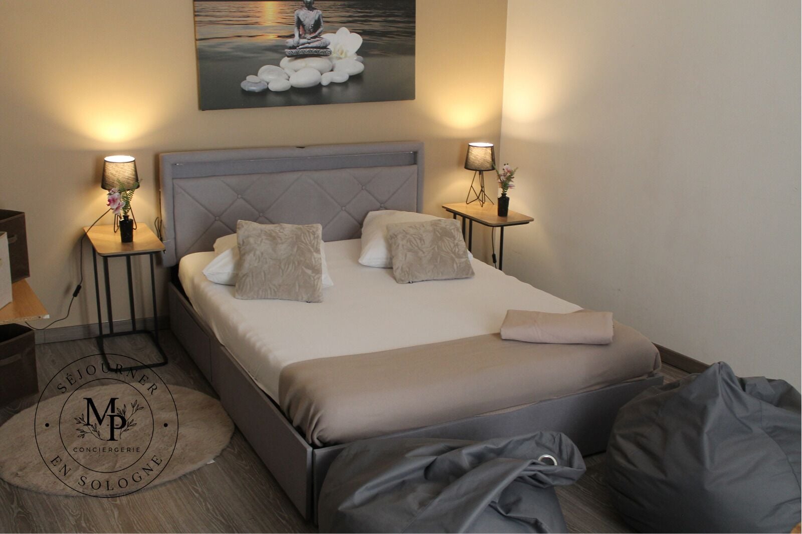 1 bedroom, bed sheets