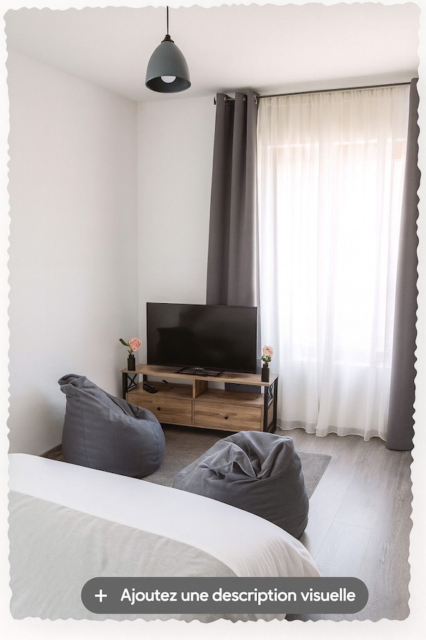 1 bedroom, bed sheets