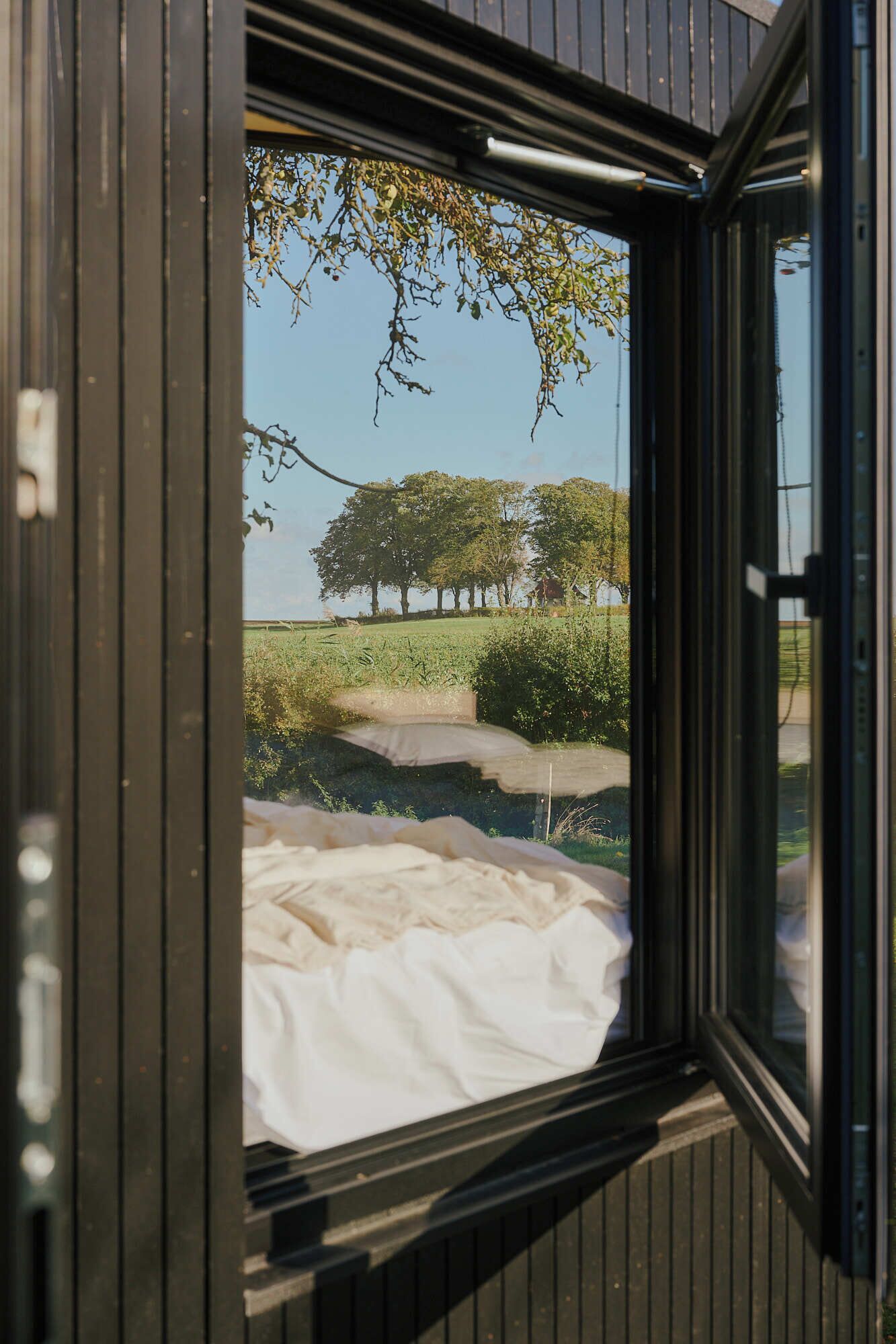 Raus | Cabins in the Countryside | Laptop workspace, blackout drapes, free WiFi