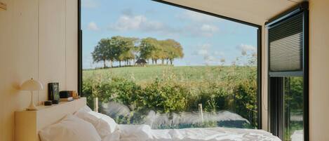 Laptop workspace, blackout drapes, free WiFi