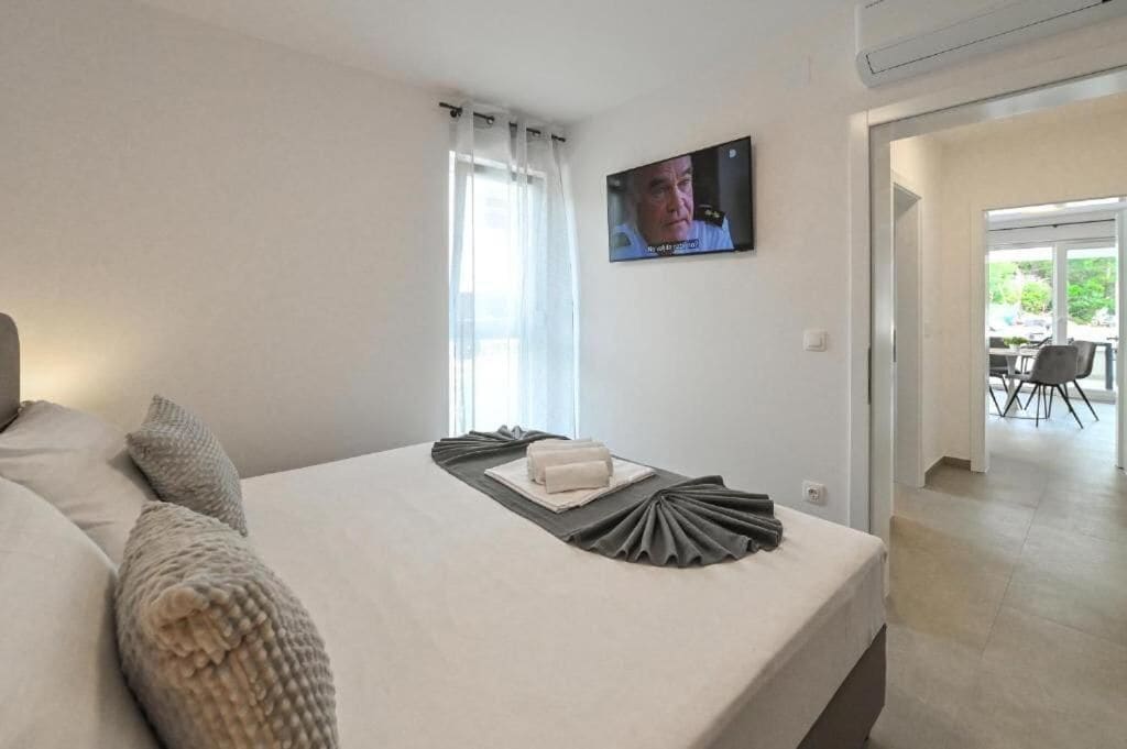 In-room safe, iron/ironing board, free WiFi