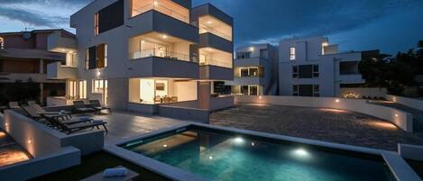 Seasonal outdoor pool