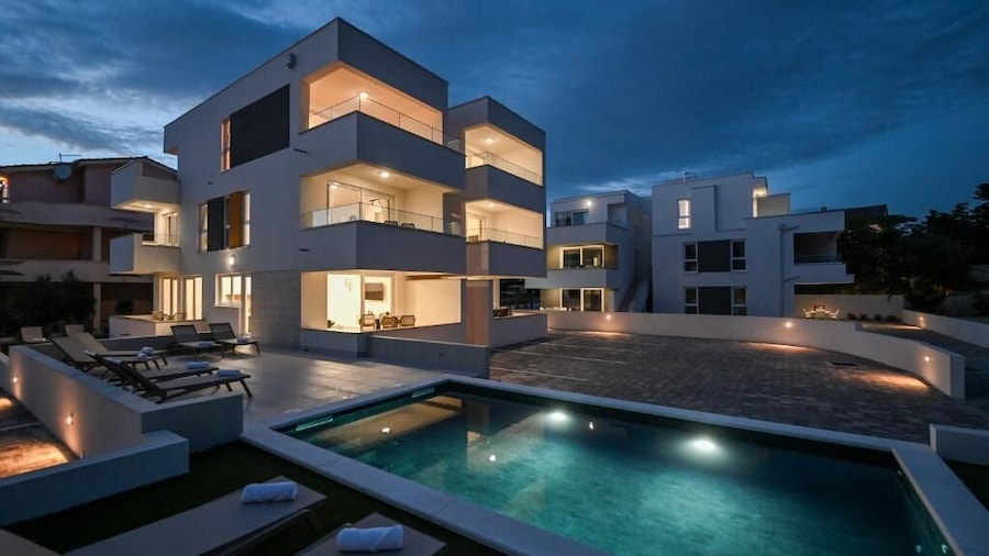 Pool apartments Break B