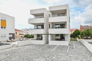 Front of property - Pool apartments Break B (Novalja)