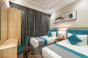 Family Villa, Garden View, Poolside | Seterika/papan seterika, Wi-fi percuma