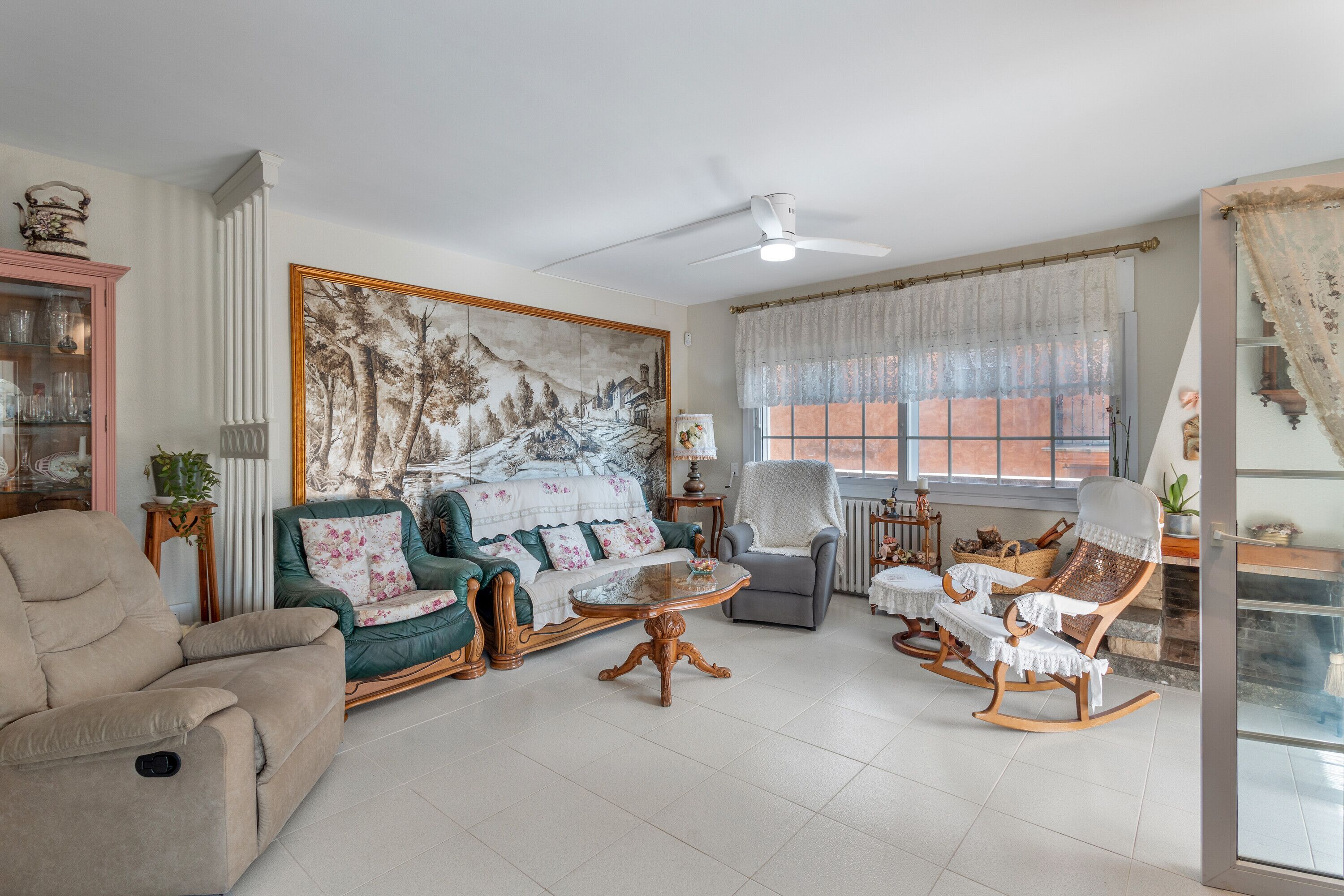 Televisie en een open haard