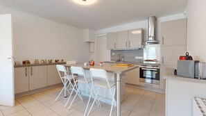 Frigorífic, microones, forn i rentaplats 