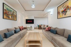 Smart TV, video library - Chic and contemporary, comfort guaranteed. (Agadir)