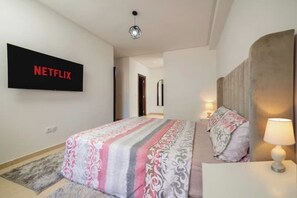 2 bedrooms, iron/ironing board, free WiFi, bed sheets - Chic and contemporary, comfort guaranteed. (Agadir)