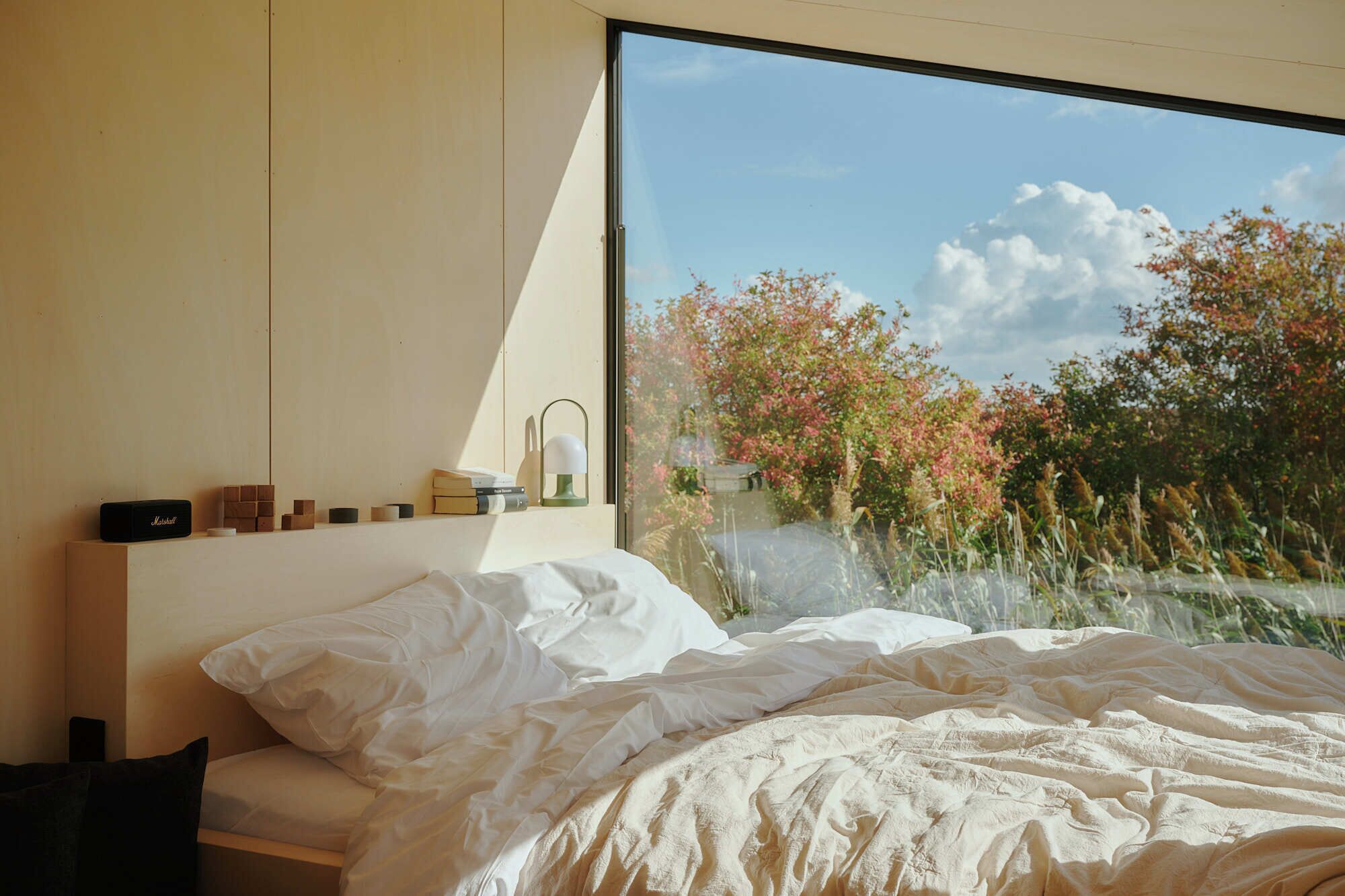 Raus | Cabins mit Feldblick + Saunazugang | Laptopgeeigneter Arbeitsplatz, Verdunkelungsvorhänge, kostenloses WLAN