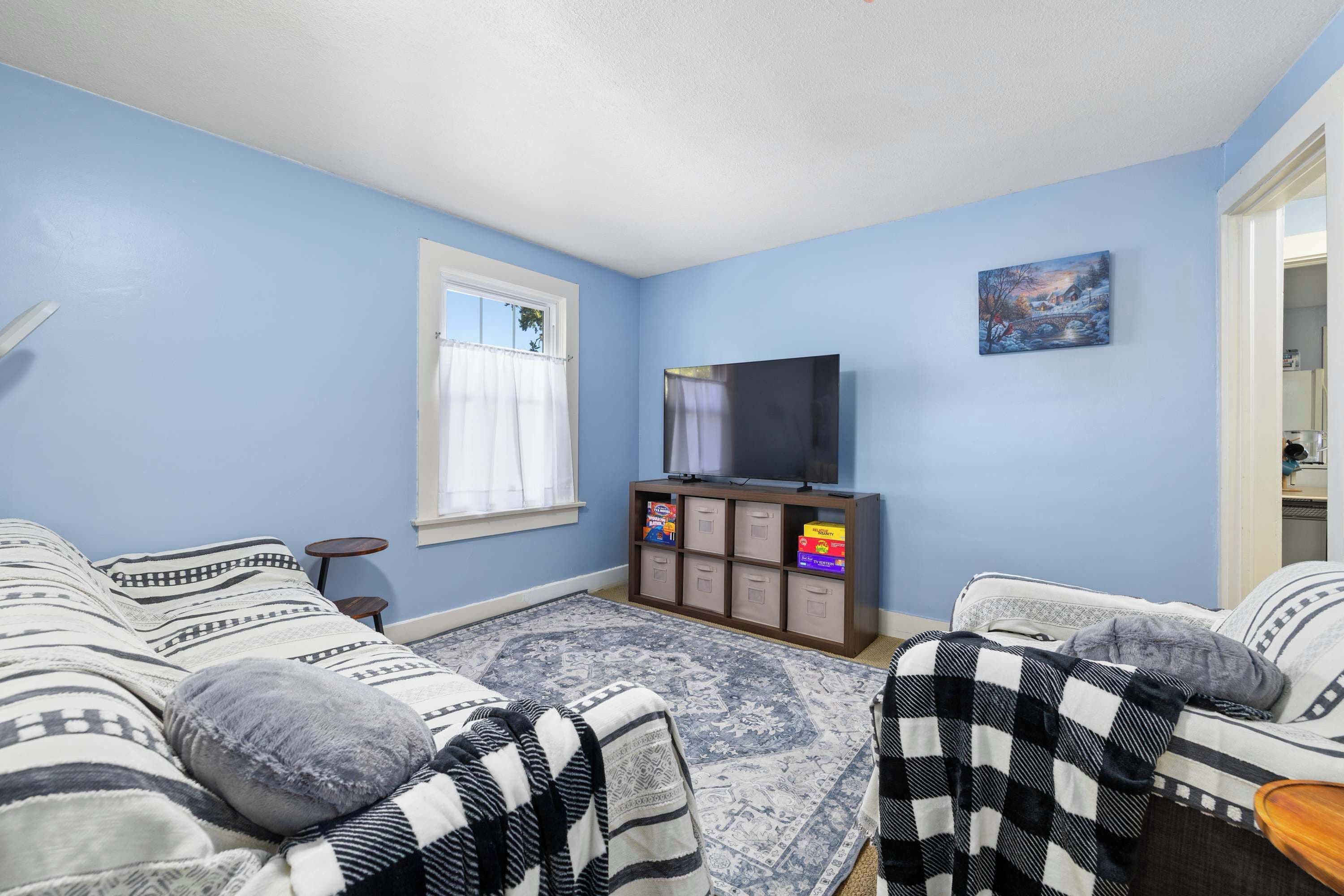 1 bedroom, desk, iron/ironing board, WiFi