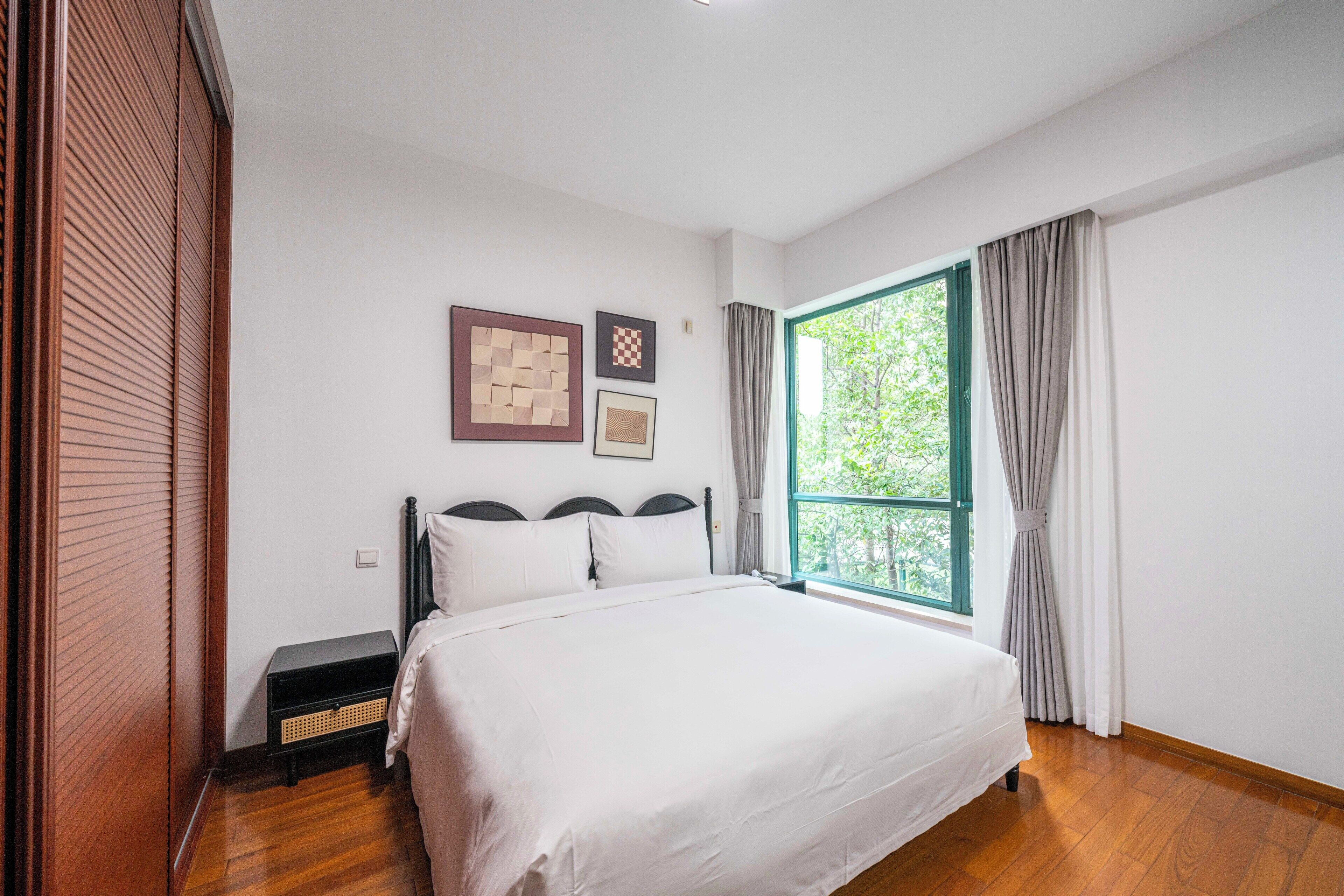 Superior appartement, 3 slaapkamers, keuken, uitzicht op stad | Een strijkplank/strijkijzer, gratis wifi