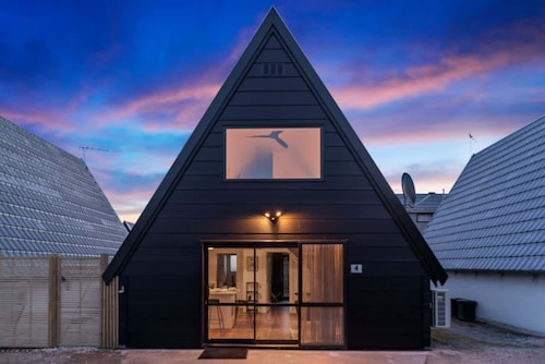 Charming A-Frame Retreat in Historic Arrowtown
