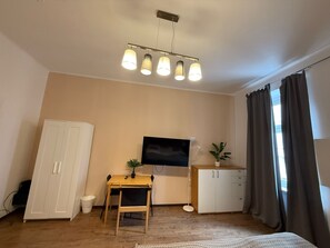 Interior - Modern 1BR Apt Steps from Westbahnhof (Vienna)