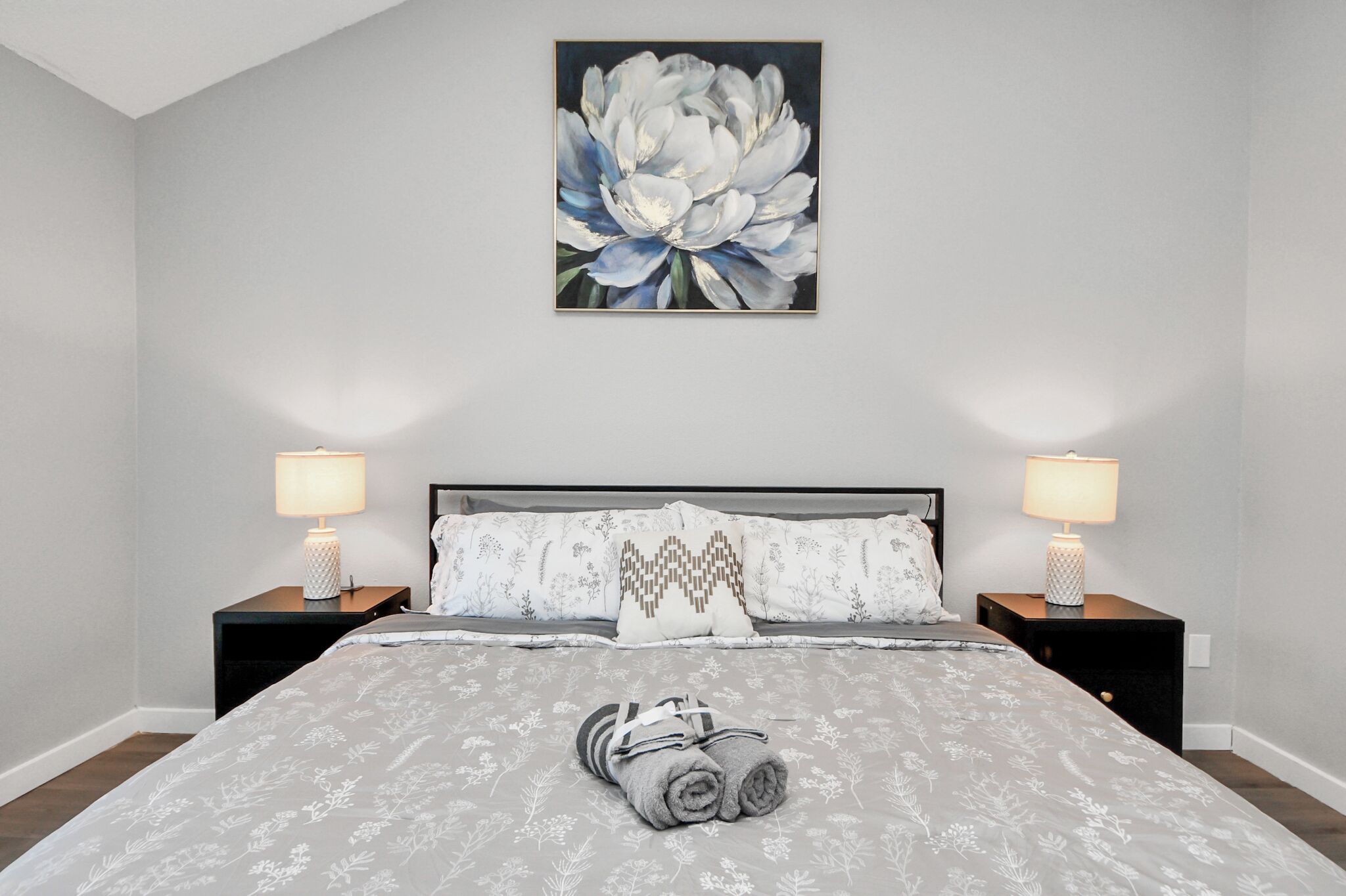 3 多间卧室、熨斗/熨衣板、WiFi、床单