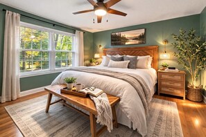 3 bedrooms, desk, WiFi, bed sheets