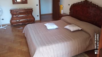 Iron/ironing board, internet, bed sheets