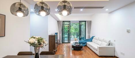 Superior Apartment, 3 Bedrooms, Kitchen, City View | Living room