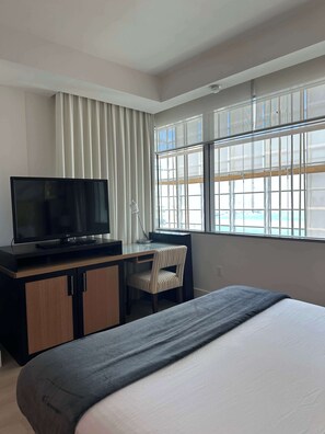 1 bedroom, desk, iron/ironing board, WiFi
