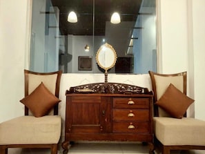Living area - Ivy Bungalow (Nuwara Eliya)