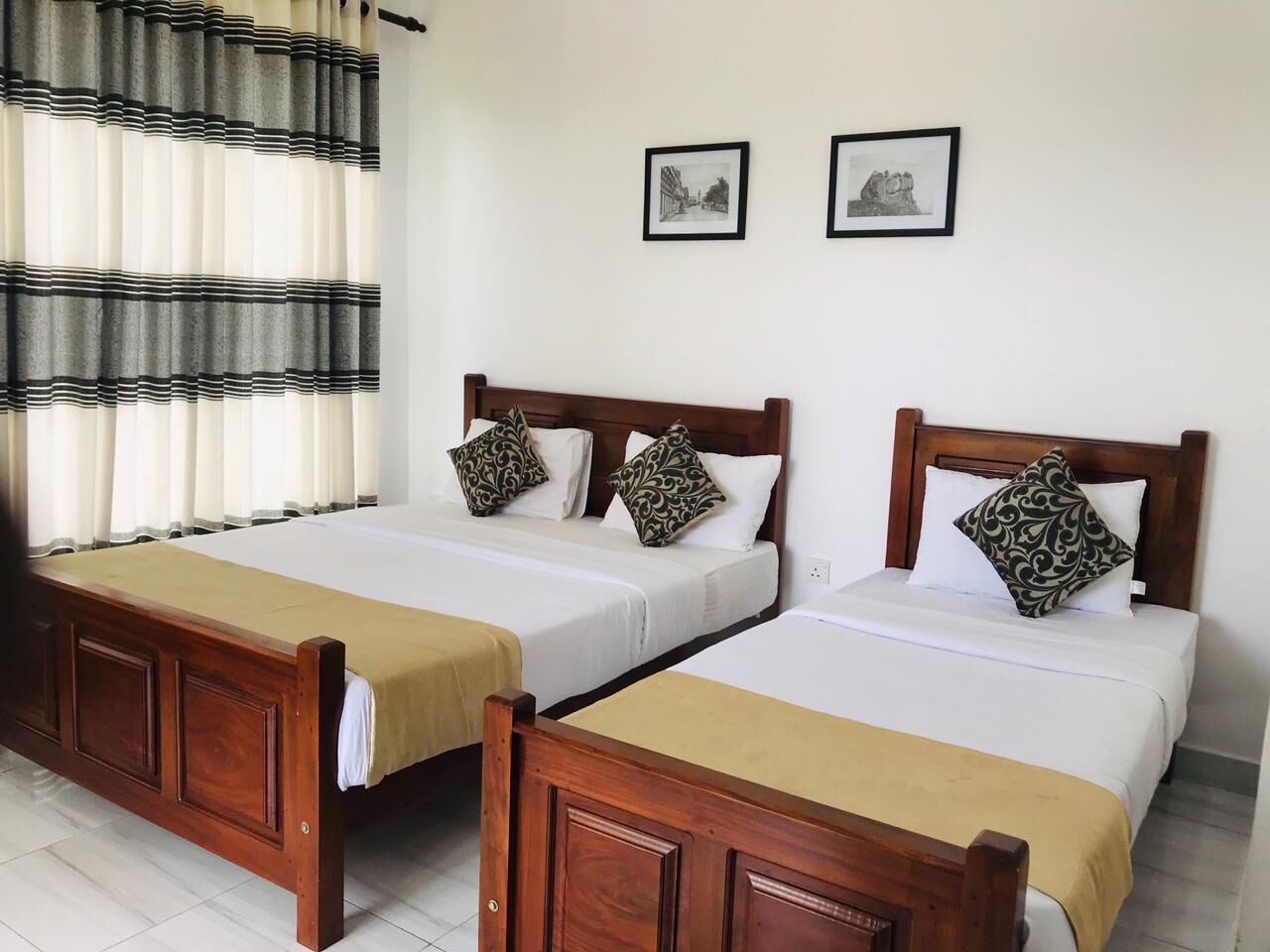 Laptopgeeigneter Arbeitsplatz, schallisolierte Zimmer, kostenloses WLAN