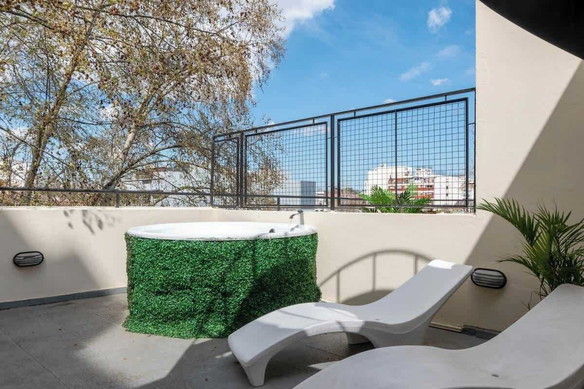 Bain à remous extérieur