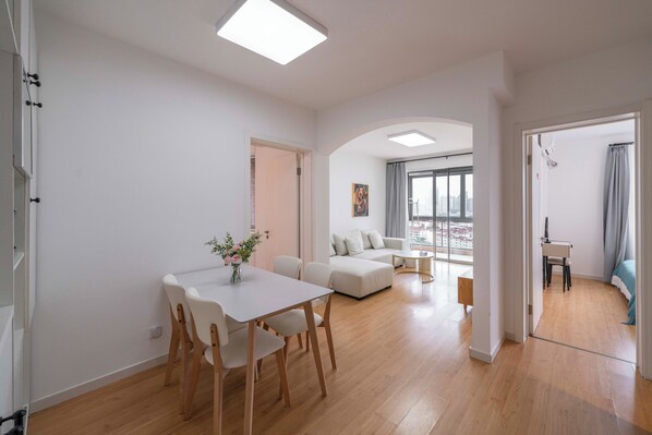 Superior Apartment, 2 Bedrooms, Kitchen, City View | Living room