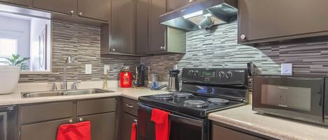 Fridge, microwave, oven, stovetop