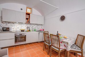Standard-Apartment, Mehrere Schlafzimmer (La Casa Di Rosy E Adri) | Eigene Küche