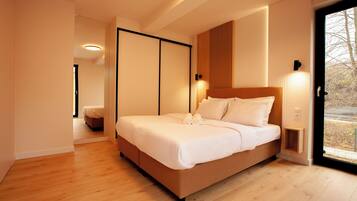 Kalis bunyi, seterika/papan seterika, Wi-fi percuma